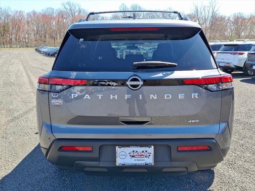 2025 Nissan Pathfinder SV 4WD