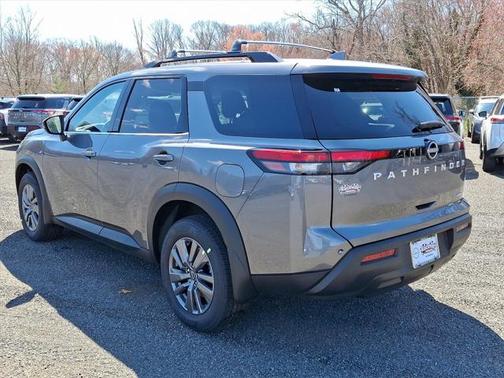 2025 Nissan Pathfinder SV 4WD