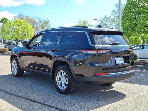 Diamond Black Crystal Pearlcoat 2023 Jeep Grand Cherokee L Limited
