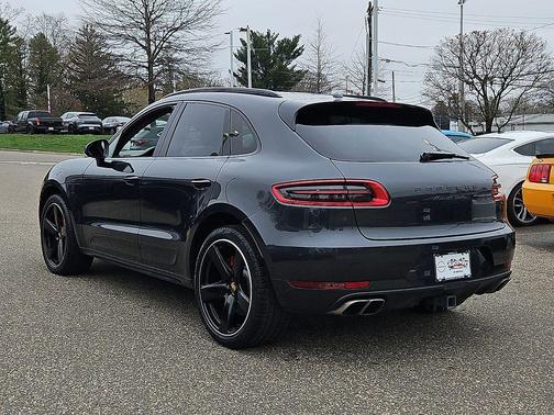 2018 Porsche Macan Macan Turbo