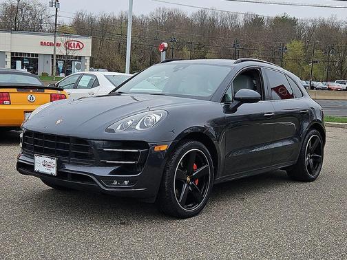2018 Porsche Macan Macan Turbo