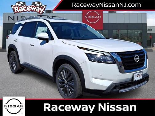 2025 Nissan Pathfinder SL 4WD