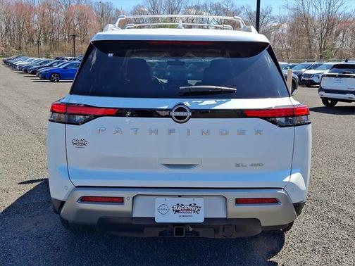 2025 Nissan Pathfinder SL 4WD