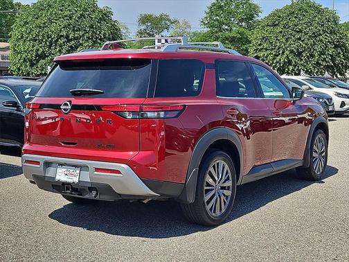 2023 Nissan Pathfinder SL 4WD