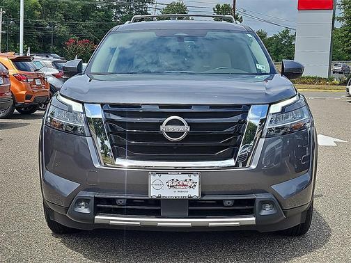 2022 Nissan Pathfinder SL 4WD