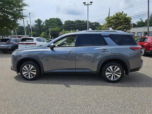 2022 Nissan Pathfinder SL 4WD