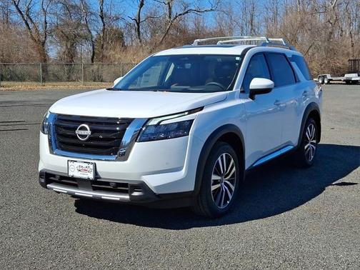 2025 Nissan Pathfinder Platinum 4WD