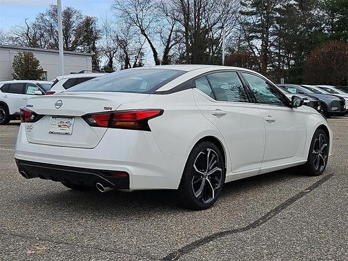 2025 Nissan Altima SR FWD