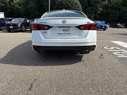2025 Nissan Altima SR FWD