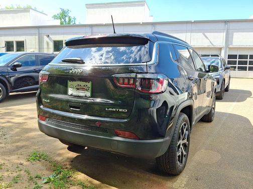 Diamond Black Crystal Pearlcoat 2024 Jeep Compass Limited