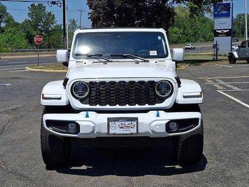 Bright White Clearcoat 2024 Jeep Wrangler 4xe High Altitude