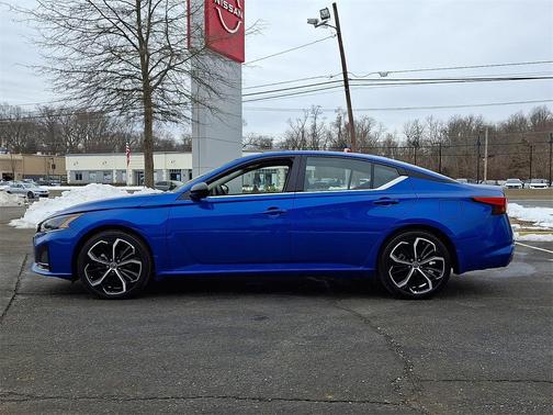 2025 Nissan Altima SR FWD