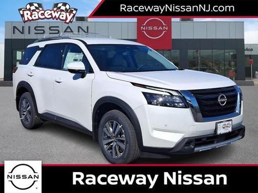 2025 Nissan Pathfinder SL 4WD