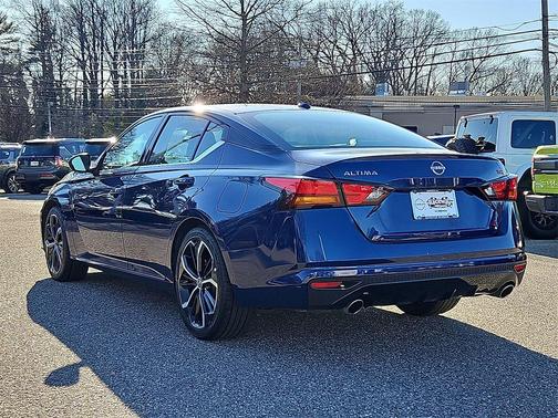 2023 Nissan Altima SR FWD