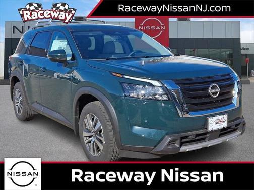 2025 Nissan Pathfinder SL 4WD