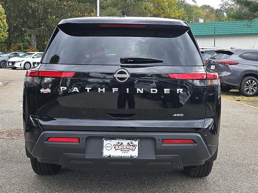 2024 Nissan Pathfinder S 4WD