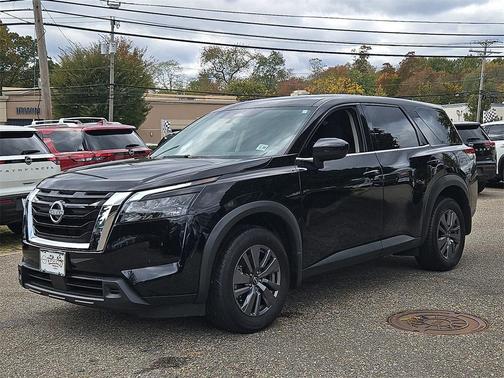 2024 Nissan Pathfinder S 4WD