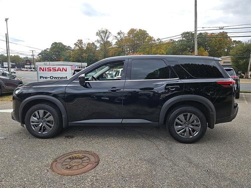 2024 Nissan Pathfinder S 4WD