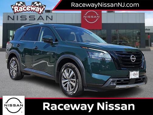 2022 Nissan Pathfinder SL 4WD
