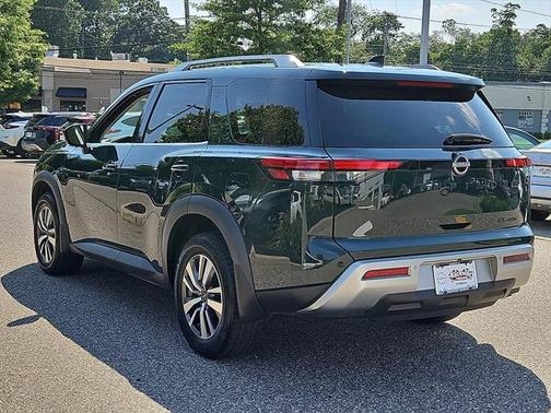 2022 Nissan Pathfinder SL 4WD