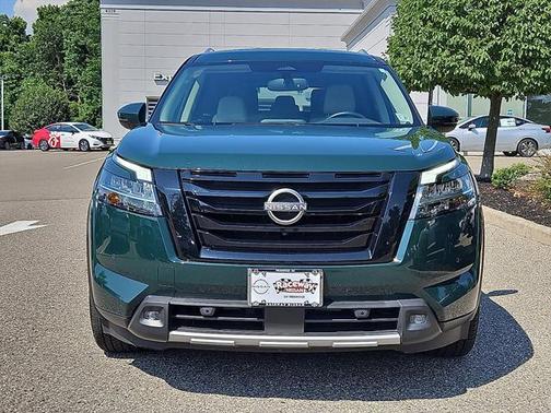 2022 Nissan Pathfinder SL 4WD