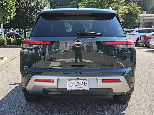2022 Nissan Pathfinder SL 4WD