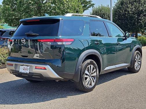 2022 Nissan Pathfinder SL 4WD