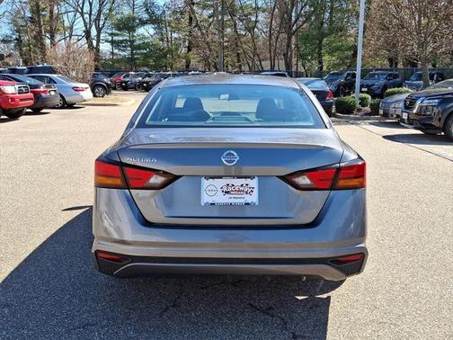 2022 Nissan Altima S FWD
