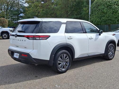 2024 Nissan Pathfinder S 4WD