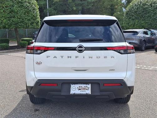 2024 Nissan Pathfinder S 4WD