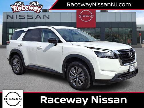 2024 Nissan Pathfinder S 4WD