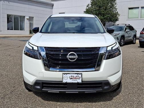 2024 Nissan Pathfinder S 4WD