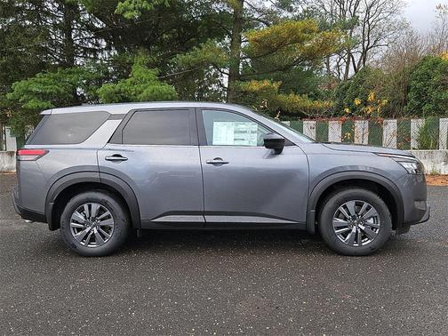 2025 Nissan Pathfinder S 4WD