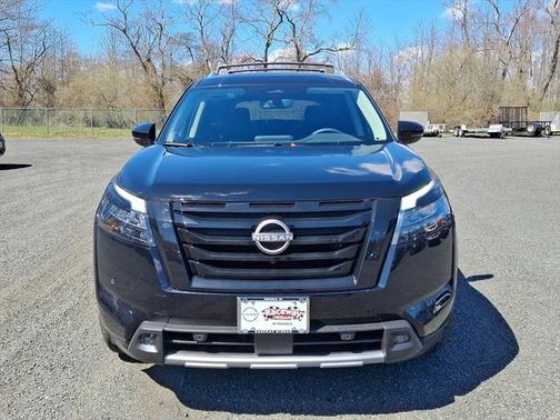2025 Nissan Pathfinder SL 4WD