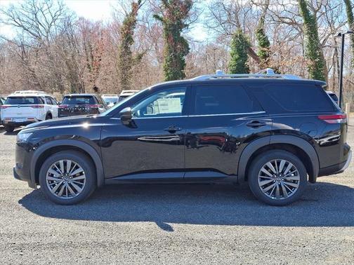 2025 Nissan Pathfinder SL 4WD