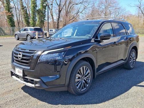 2025 Nissan Pathfinder SL 4WD