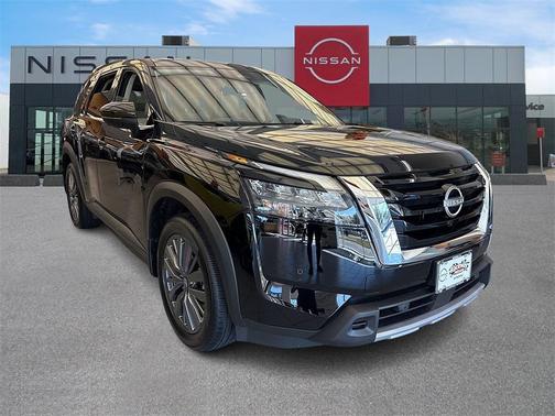 2025 Nissan Pathfinder SL 4WD