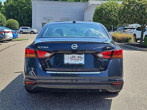 2022 Nissan Altima 2.5 SV