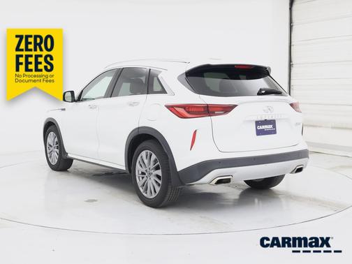 White 2023 INFINITI QX50 Luxe