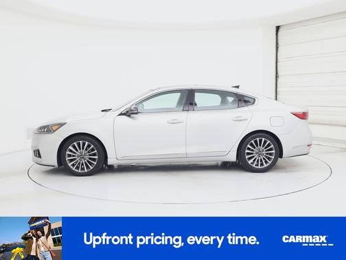 Silver 2017 Kia Cadenza Technology