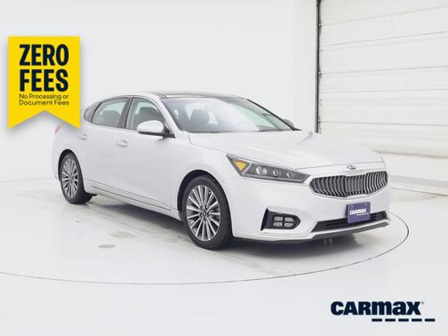 Silver 2017 Kia Cadenza Technology