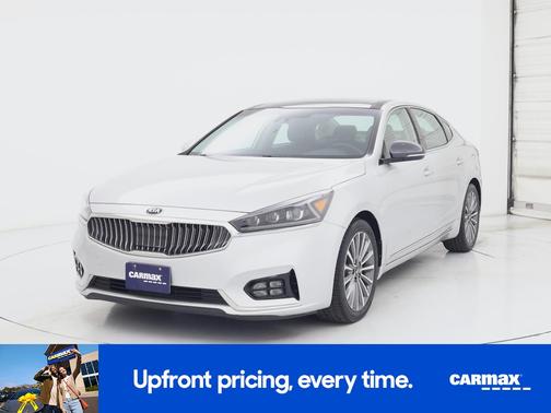 Silver 2017 Kia Cadenza Technology