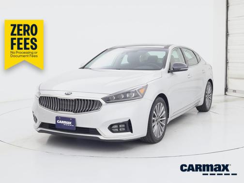 Silver 2017 Kia Cadenza Technology