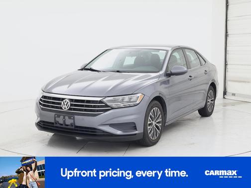 Gray 2021 Volkswagen Jetta SE
