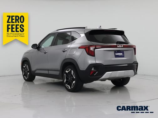 Gray 2024 Kia Seltos SX