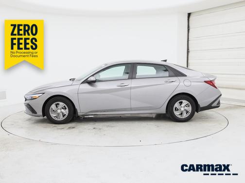 Gray 2025 Hyundai ELANTRA SE
