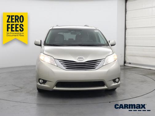 Gold 2017 Toyota Sienna XLE