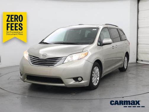 Gold 2017 Toyota Sienna XLE
