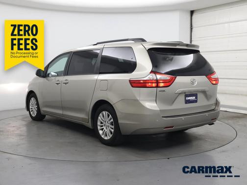 Gold 2017 Toyota Sienna XLE