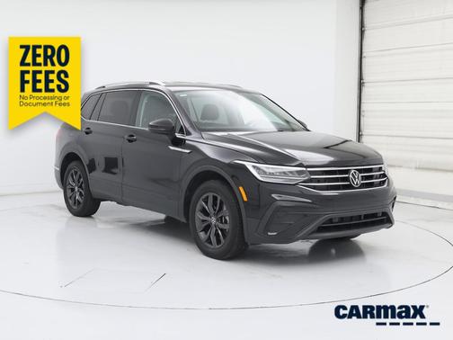 Black 2022 Volkswagen Tiguan SE